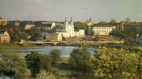 Позірк на "Ніжні рынак".