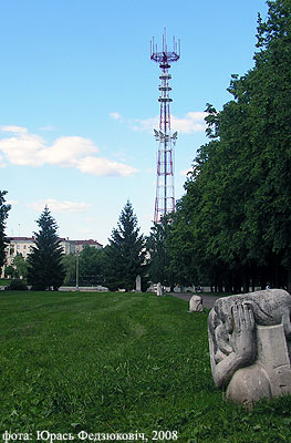 у парку Янкі Купалы