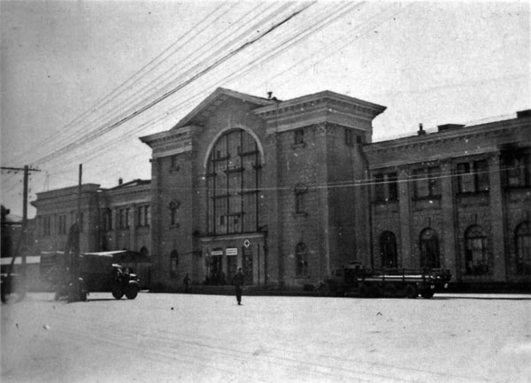 Віленскі вакзал пасьля рэканструкцыі. 1941 год.